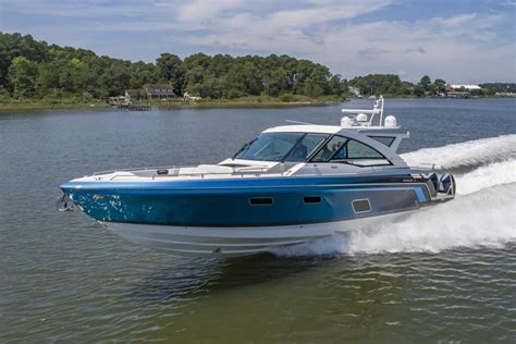 Formula 43 online. Formula goes toe-to-toe with center consoles with its new 430 ASC. Our first look at the Formula 430 ASC. Formula goes toe-to-toe with center consoles with its new 430 ASC. ... LOA: 43'0" BEAM: 12'0" DRAFT: 4'3" DISPL.: approx. 26,600 lb. FUEL: 500 gal. WATER: 56 gal. STANDARD POWER: 4/300-hp Mercury Quad Verado 300s 