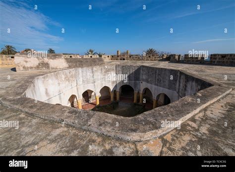 Fort Algiers - Wikipedia