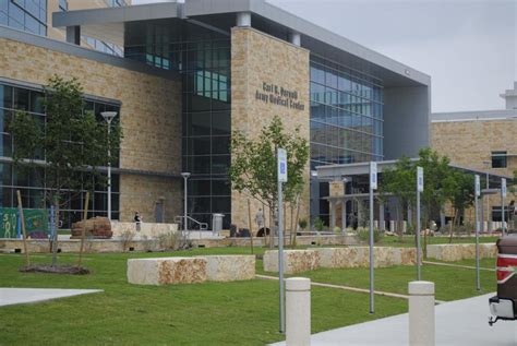 Fort Hood hospital resumes drive-thru COVID screening