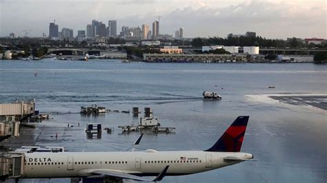 Fort Lauderdale Airport expected to reopen Friday after heavy rain, flooding