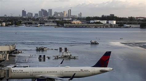 Fort Lauderdale Airport remains closed after heavy rain strands …