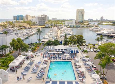 Today's tide times for Bahía Mar Yacht Club, Fort Lauderdale, Florida. The predicted tide times today on Thursday 05 October 2023 for Bahia Mar Yacht Club, Fort Lauderdale are: first high tide at 1:13am, first low tide at 7:59am, second high tide at 2:01pm, second low tide at 8:37pm. Sunrise is at 7:14am and sunset is at 7:02pm.. 