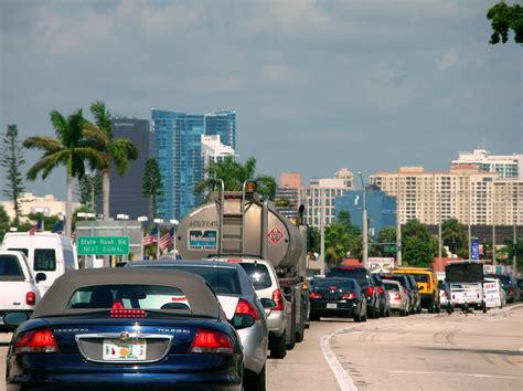 Fort lauderdale traffic. Jan 17, 2024 ... There's no construction on Southeast 3rd Avenue through downtown Fort Lauderdale, but it feels like there is. 