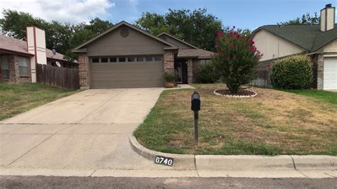 Fort worth rent. See all available single family homes for rent at Cottages at Summer Creek in Fort Worth, TX. Cottages at Summer Creek has rental units ranging from 344-1238 sq ft starting at $1141. 