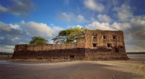 Forts in Palghar, India - TouristLink