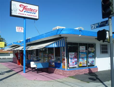 Foster freeze. Fosters Freeze can truly be described as California’s first fast-food restaurant. Since 1946, we’ve been serving up mouthwatering American classics such as made-to-order burgers, sandwiches, French fries, and, of course, our signature soft-serve ice cream! With 60+ locations scattered throughout the Golden State, we’re committed to ... 