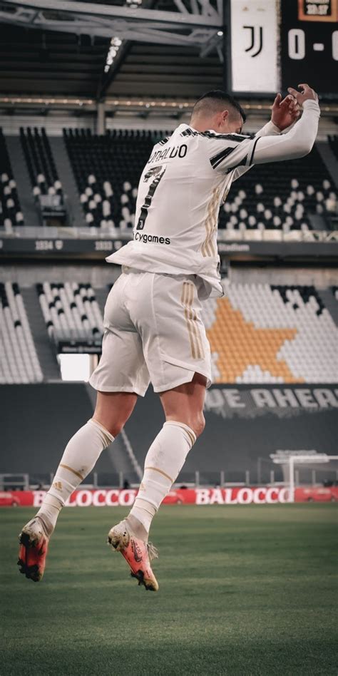 Foto Ronaldo Lagi Siuu: Ikon dari seorang Legenda Sepakbola