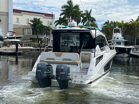 Four Winns Vista 355 Coupe boats for sale - boats.com