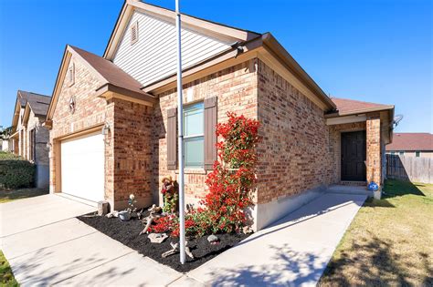 Dallas House for Rent. Welcome to 1840 Prairie View Dr, a glorious 4 bedroom, 2 bathroom home with 1590 square feet of living space. The kitchen is equipped with ample storage space, white cabinetry, and stainless steel appliances such as a dishwasher, refrigerator, and an electric range oven. .