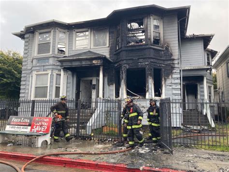 Four displaced in two-alarm Oakland fire