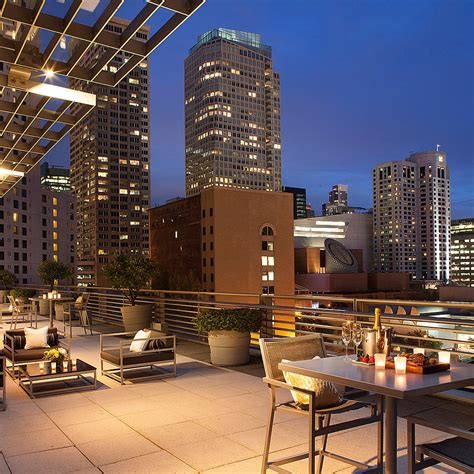 Four season hotel san francisco. A luxury hotel with stunning views of downtown San Francisco from spacious rooms on the top floors. Enjoy gourmet dining, in-room massage, fitness center and easy access to Union … 