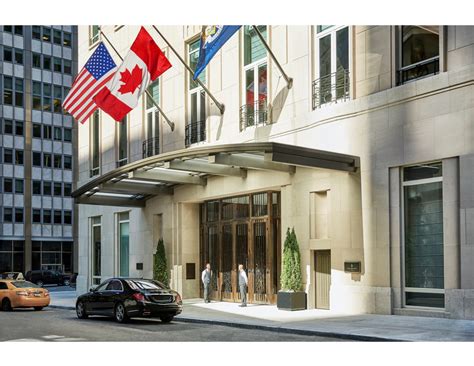 Four seasons nyc downtown. New York. Review: Four Seasons Hotel New York Downtown. Yabu Pushelberg designed the rooms in this downtown outpost from the luxury brand. Readers Choice Awards 2017, 2018, 2019, 2021, 2022,... 