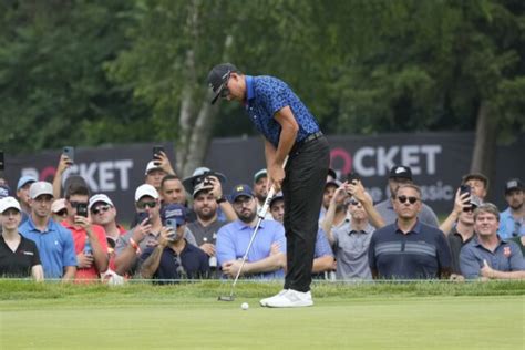 Fowler leads the Rocket Mortgage Classic at 20 under in a bid to end drought