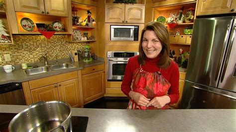 Fox 11 living with amy recipes. Ingredients: 2 pounds lean ground beef; 2 cans (10.5 ounces each) French onion soup; 2 ounces onion soup mix packet; 1/4 cup flour; 3 tablespoons heavy cream or milk 