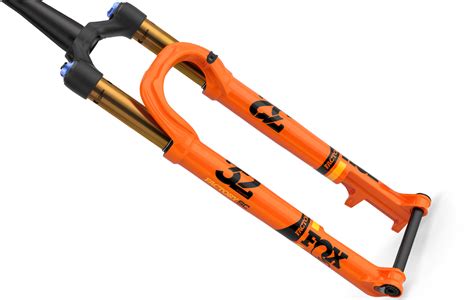 To increase chassis stiffness, Fox has added a beefier (and heavier) crown for 2020, which apparently brings the stiffness levels up to that of the popular 34 trail fork. A bold claim indeed. The 32 Step-Cast fork utilises 32mm diameter stanchions like the 32 Float. The new crown adds weight and supposedly brings stiffness up to the same level .... 