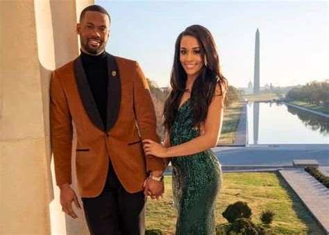 Fox news lawrence jones wife. Most of them are self-taught. They began early by cutting hair in kitchens and garages, and they learned a trade that will never go out of style. No matter the economy, men will always head to the ... 