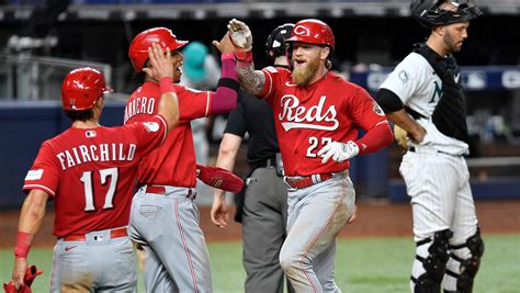 Fraley homers twice, hits tiebreaking shot in 9th as Reds beat Marlins 7-4 to spoil Pérez’s debut