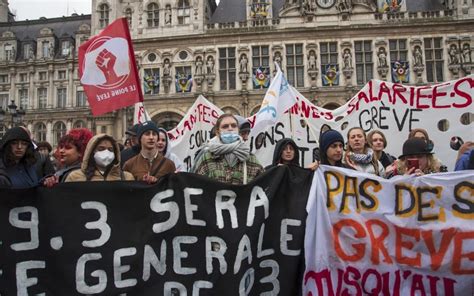 France pension reforms: Constitutional Council clears age rise to 64