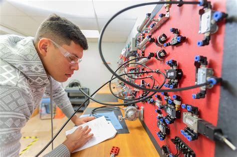 Francis Tuttle Advanced Manufacturing Program YouTube