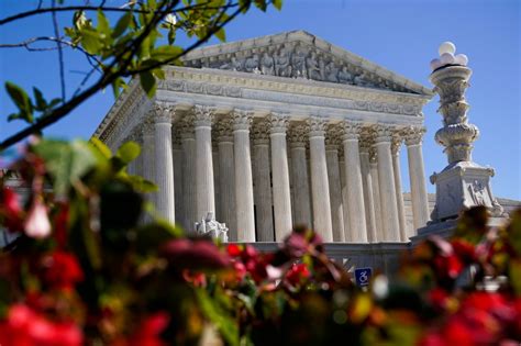 Francis Wilkinson: Supreme Court loses no matter how it rules on gun case