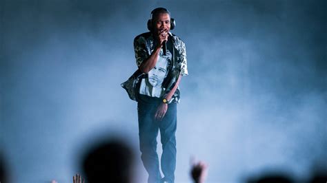 Frank Ocean steps away from second Coachella set after leg injury: reports