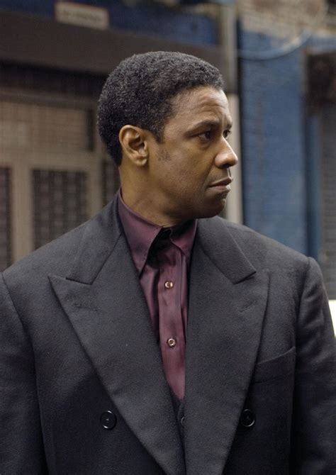 Armed with ruthless, street-wise tactics and a strict sense of honor, crime boss Frank Lucas (Washington) rules Harlem's chaotic drug underworld. When outcast cop Richie Roberts (Crowe) sets out to bring down Lucas's multi-million dollar empire, it plunges both men into a legendary confrontation.. 