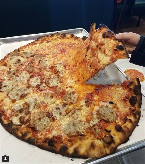 Frank pepes pizza. Of the dozens of apizza restaurants in and around New Haven, three have earned the most renown: Frank Pepe Pizzeria Napoletana, which opened in Wooster … 