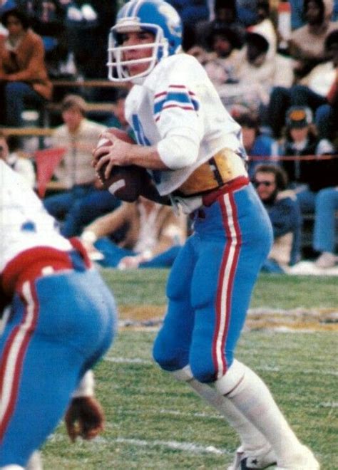 Frank seurer. Frank Seurer played from 1984 to 1987 during his career with the Kansas City Chiefs and Los Angeles Express. Seurer threw for 2,477 yards in his career, completing 210 of 429 passes with 10 touchdowns and 30 interceptions. He also ran for 161 yards in 36 attempts. 