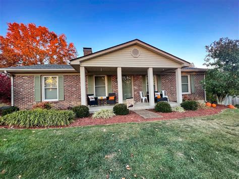 Frankfort ky real estate. Juniper Hills, 855 Louisville Rd, Frankfort, KY 40601. $695/mo. Studio; 1 ba; 380 sqft - Apartment for rent. Show more. Riverford Crossing Apartments | 8000 John Davis Dr, Frankfort, KY. $1,275+ 1 bd. ... the trademarks REALTOR®, REALTORS®, and the REALTOR® logo are controlled by The Canadian Real Estate Association (CREA) and … 