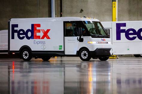 How to Complete a FedEx Expanded Service International Air Waybi