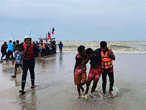 Freak storm in Thailand capsizes fishing boats, killing 3