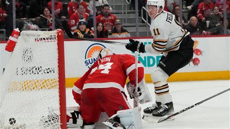 Frederic scores 2 goals as Bruins win 3rd straight by downing Red Wings, 5-3