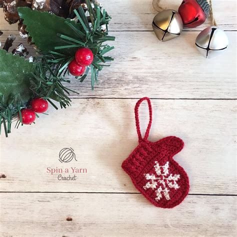 Free Crochet Ornaments- Mitten