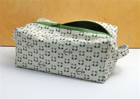 Free Dopp Kit pattern and tutorial Sewing accessories Zipper