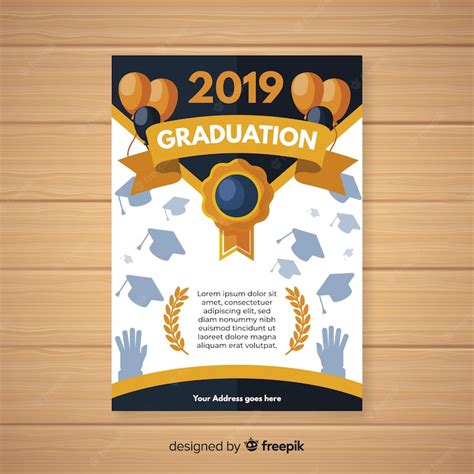 Free Vector Graduation invitation template with flat design