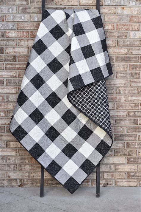 Free buffalo plaid quilt pattern.  Fabric Type: Taffeta.  Quilt Stats Pattern: designed by...