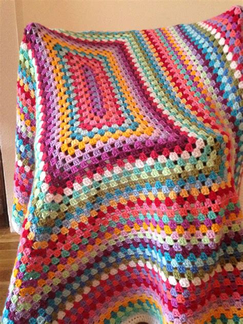 Free crochet afghan patterns.  Perfect for all skill levels. Find easy a...