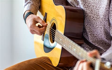 Free online courses guitar. What is "Practical Guitar Theory"? "Practical Guitar Theory" gives a comprehensive foundation to music theory on Guitar. This course contains the most useful and essential theory knowledge for guitar enthusiasts, and will demonstrate how to APPLY the knowledge in your daily playing. This course is tailored for people who have little to ... 