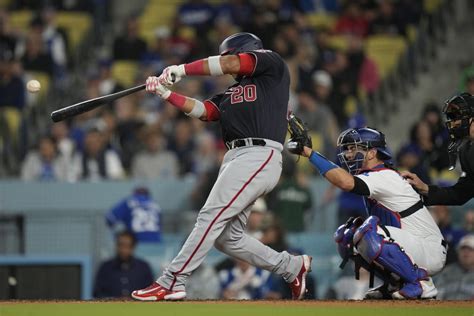 Freeman has 4 hits to extend hitting streak to 19, Dodgers beat Nationals 9-3