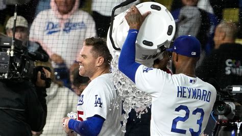 Freeman wins it in the 11th as the Dodgers edge the White Sox 5-4 to salvage series victory