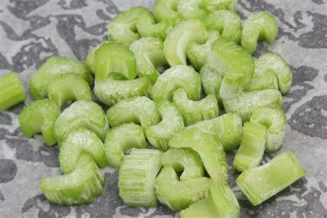 Freeze celery. Eating celery is a great way to add a nutritious and delicious snack to your day. This crunchy vegetable has lots of important vitamins and minerals. According to research, eating ... 