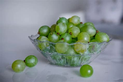 Freezing grapes. 