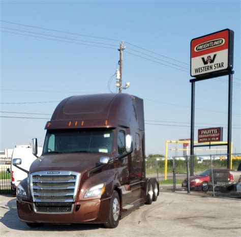 Freightliner houston. Houston Freightliner. Houston Freightliner is located at 9550 N Loop E Fwy in Houston, Texas 77029. Houston Freightliner can be contacted via phone at (713) 672-4115 for pricing, hours and directions. 