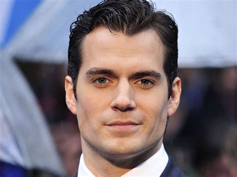 French bulldog has eyes for actor Henry Cavill 
