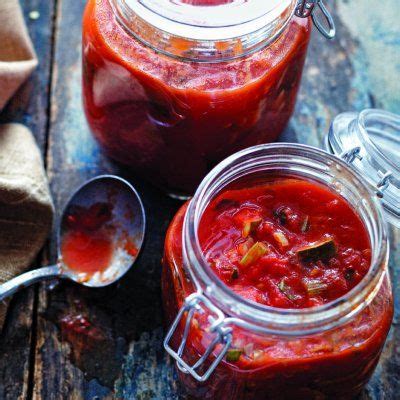 Fresh herbed tomato sauce recipe - Chatelaine