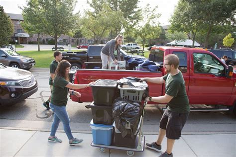 Freshman move-in day Thursday and Friday at St. Louis University