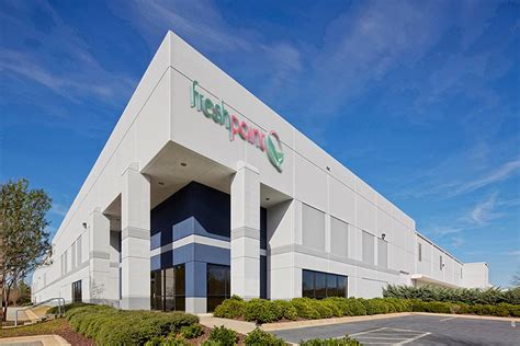 Freshpoint inc. About FreshPoint. FreshPoint is North America’s largest wholly owned produce distributor. With unmatched fresh produce, knowledge and experience, FreshPoint provides today’s chefs with the ingredients to create tomorrow’s culinary successes. Read more. 