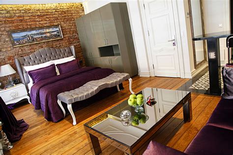 Frida Suites and Aparts Book with Sembo.