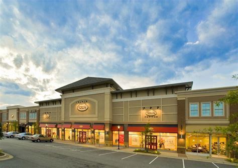 Shop at the home to all of your favorite stores like Apple, The Cheesecake Factory, luluemon, Ivy & Leo, Starbucks & More!. 
