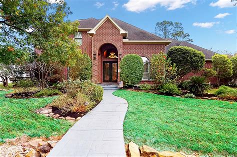 Friendswood tx homes for sale. Homes for sale in Friendswood, TX with big lot. 37. Homes. Brokered by RE MAX Space Center-Clear Lake. tour available. Pending. $205,000. 3 bed; 2 bath; 1,749 sqft 1,749 square feet; 0.33 acre lot ... 